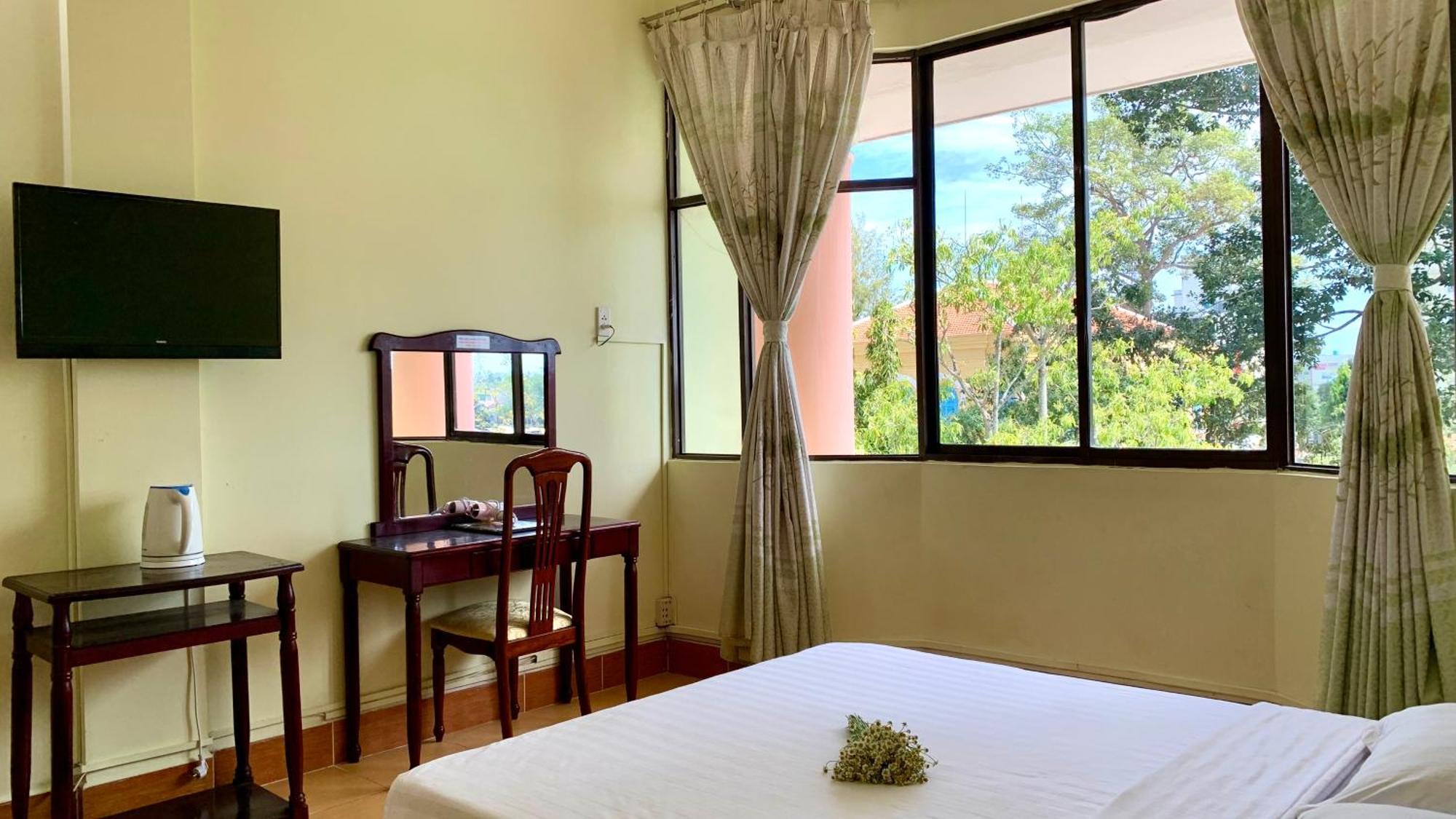 Hung Vuong Hotel Ben Tre Екстериор снимка