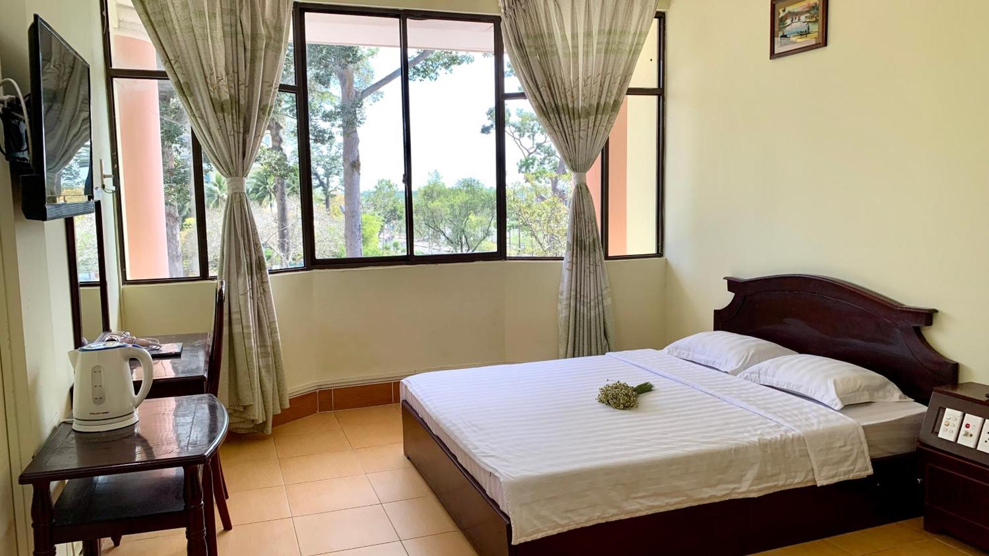 Hung Vuong Hotel Ben Tre Екстериор снимка