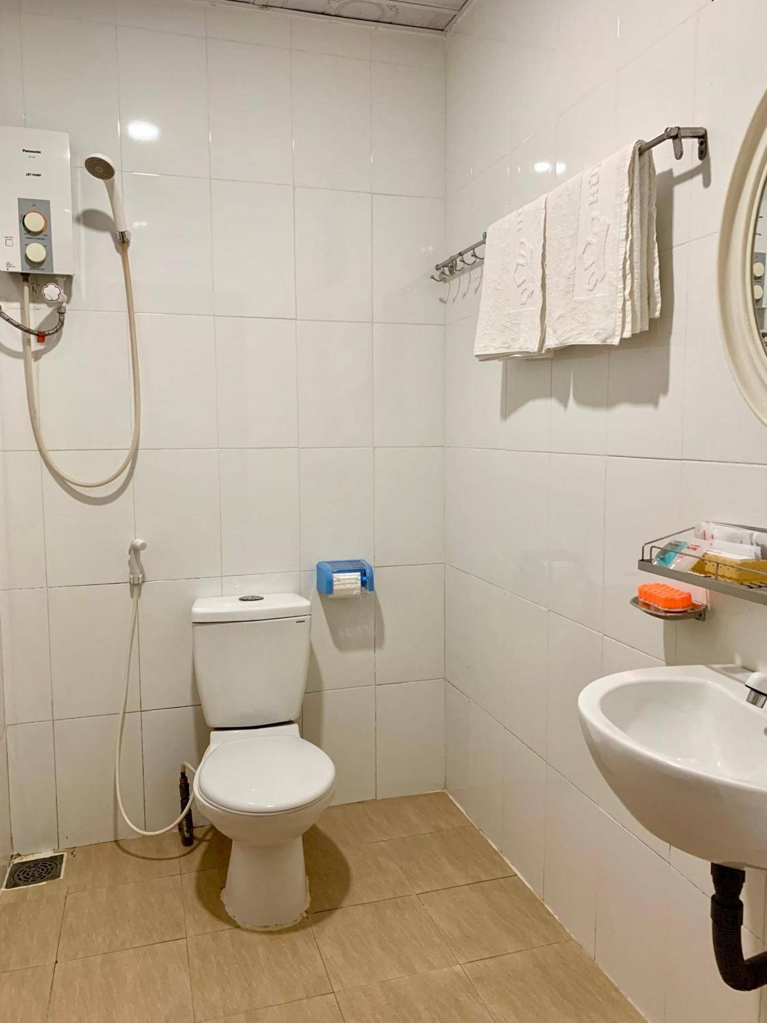 Hung Vuong Hotel Ben Tre Екстериор снимка