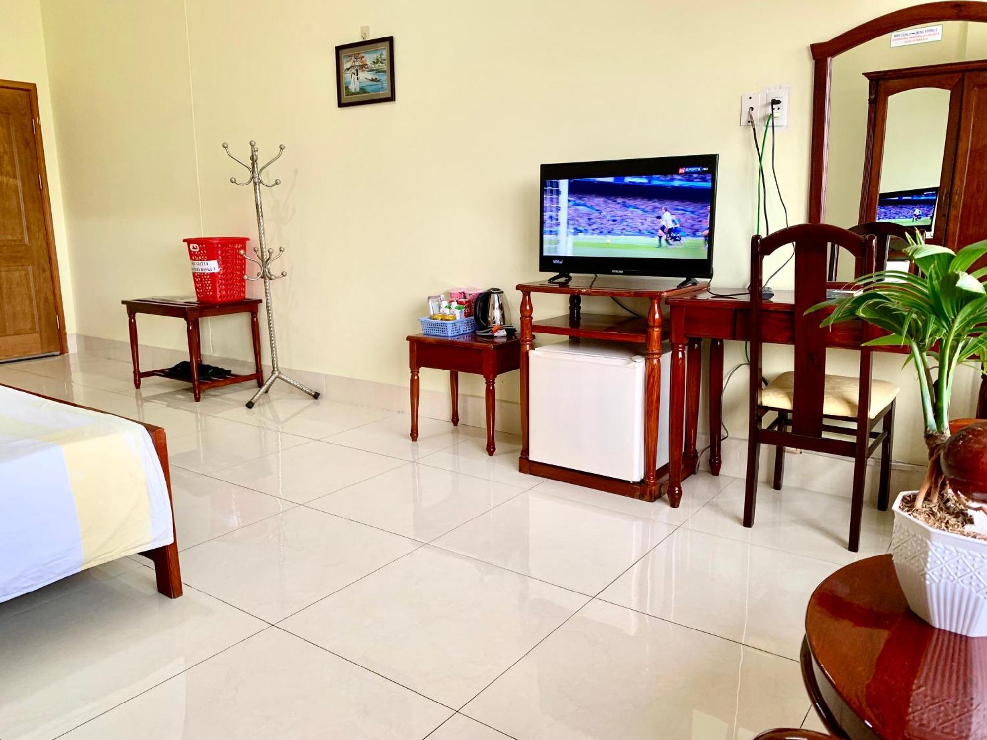 Hung Vuong Hotel Ben Tre Екстериор снимка
