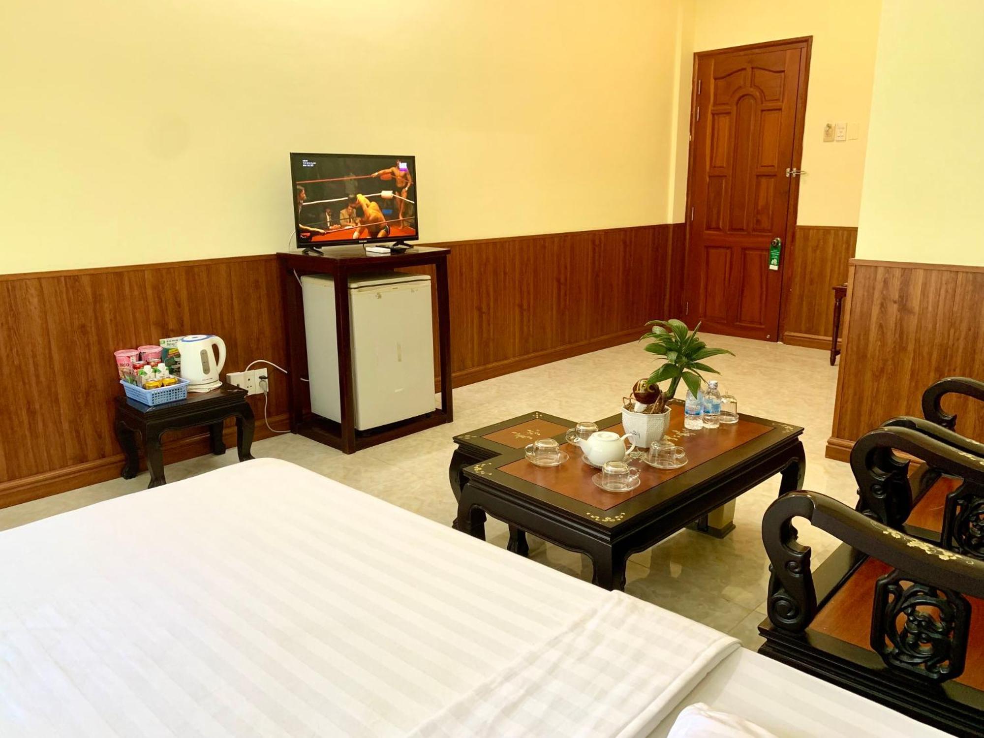 Hung Vuong Hotel Ben Tre Екстериор снимка
